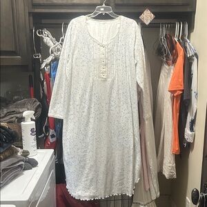 Women’s Winter Weight White Cotton Nightgown Sz L GVC